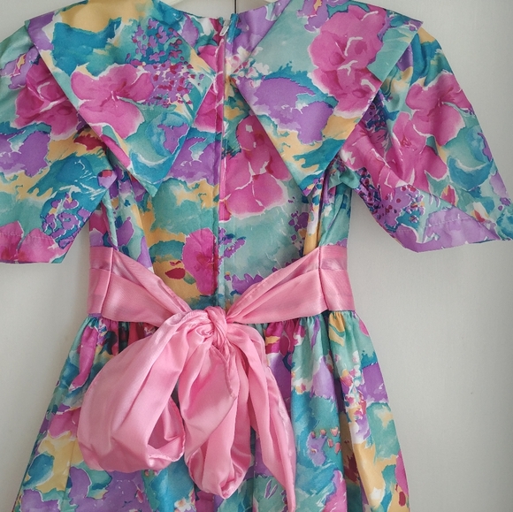 Girls Size 5 Party Dress, Attached Petticoat.100% Polyester. New Condition - Picture 4 of 5